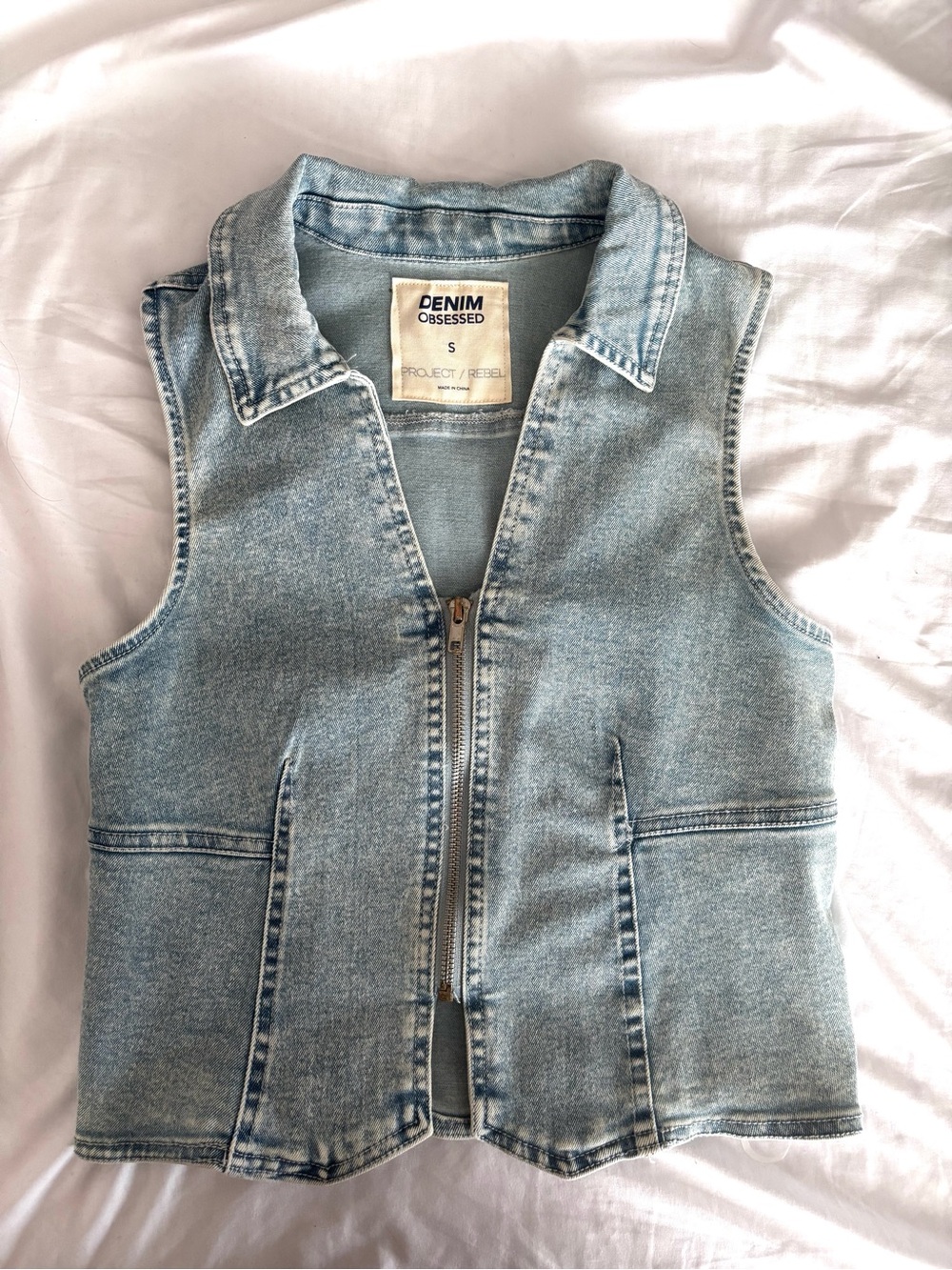 Light Wash Juniors size S Denim Vest ~Blue